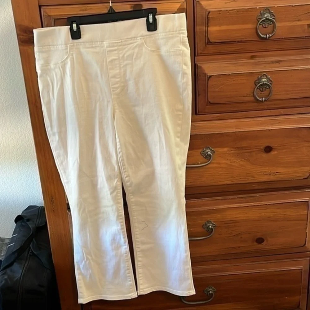 Talbots Women’s Pull On Flare Crop Size 12 NWOT